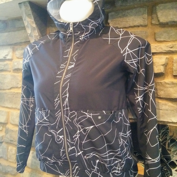 ⭐ Fabletics Unique hooded jacket - Picture 5 of 8